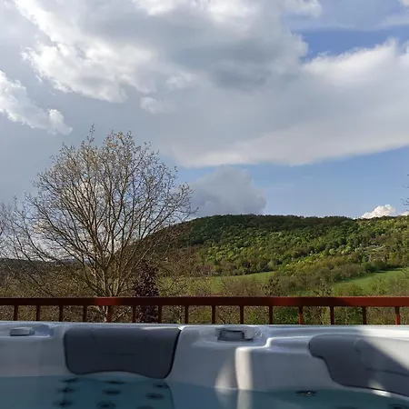 Borovilla * Kismaros