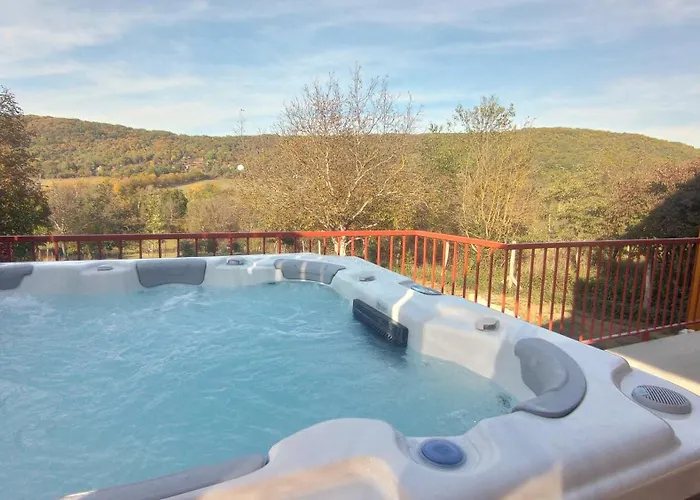 וילה Borovilla *