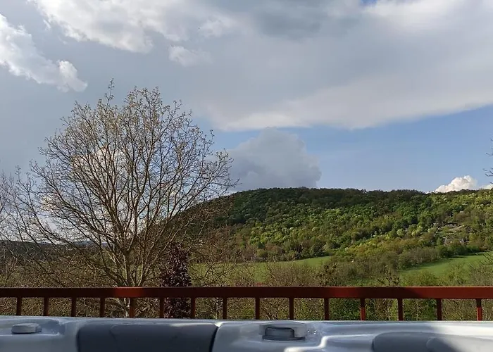 Borovilla * Kismaros